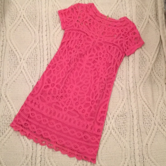 Lilly Pulitzer Dresses & Skirts - Lilly Pulitzer size small pink lace dress
